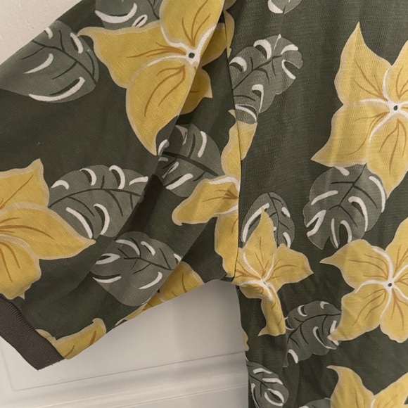 Montage by Mon Cheri Olive Floral Polo Shirt - Picture 3 of 6